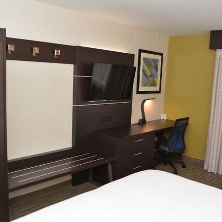 Holiday Inn Express & Suites Waterville - North By Ihg Exterior foto