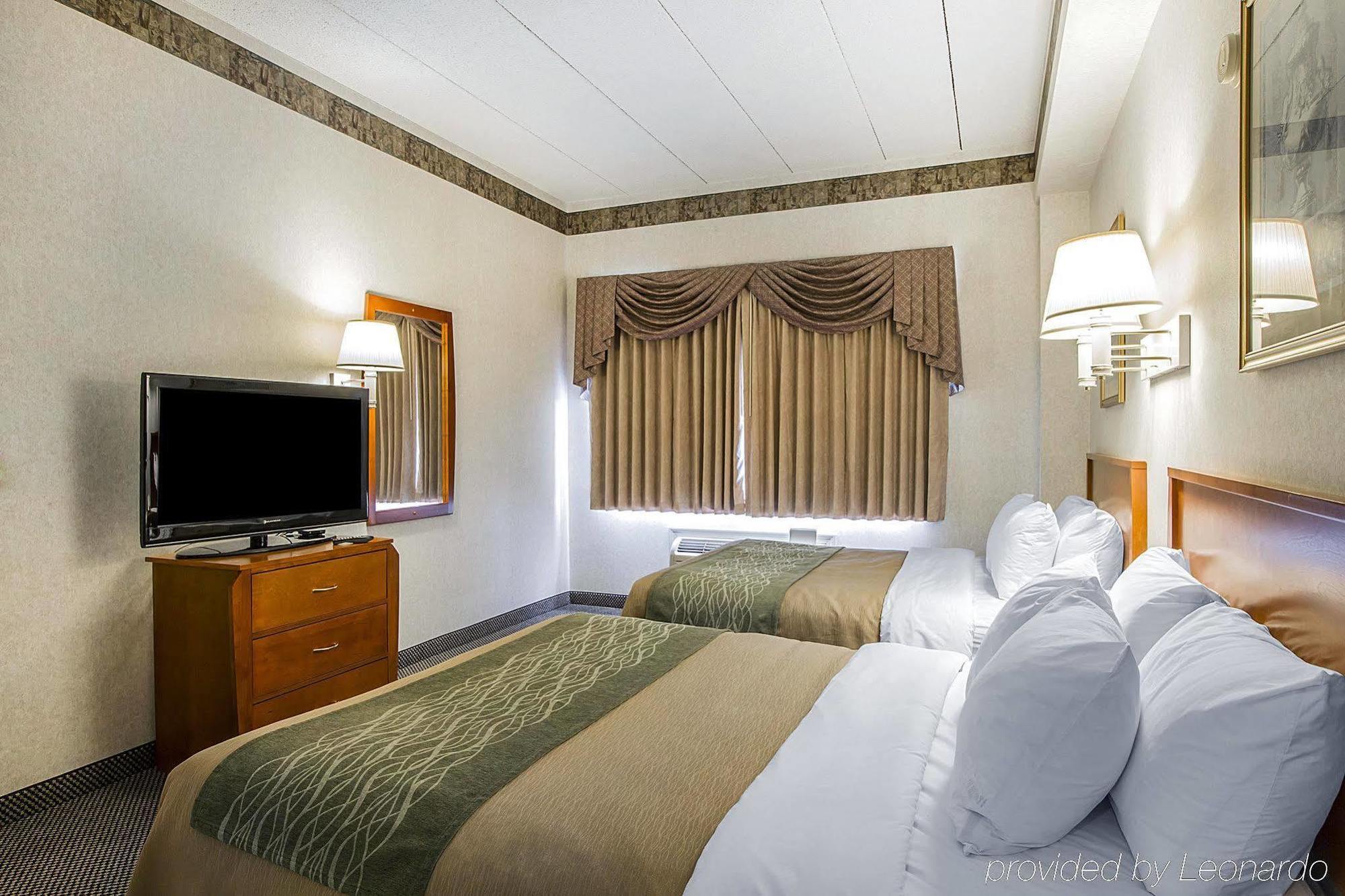 Holiday Inn Express & Suites Waterville - North By Ihg Exterior foto